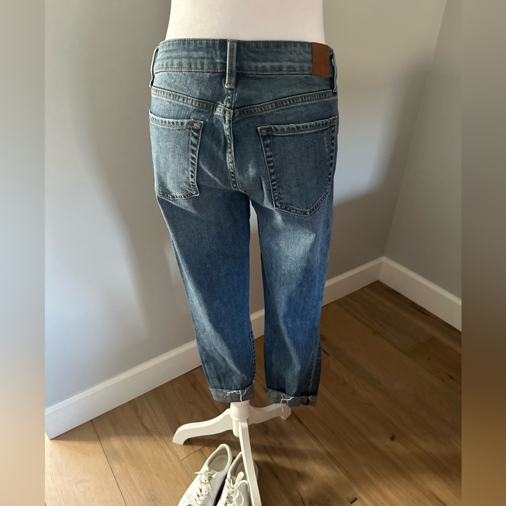 LEVEL 99 Cropped Distressed Denim Jeans - Picture 4 of 7